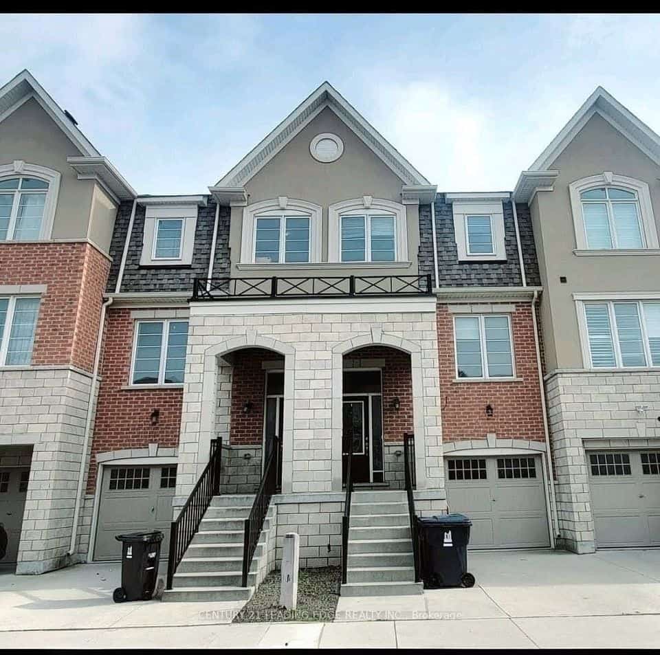 5 Fusilier Drive, Toronto, ON M1L 0J4