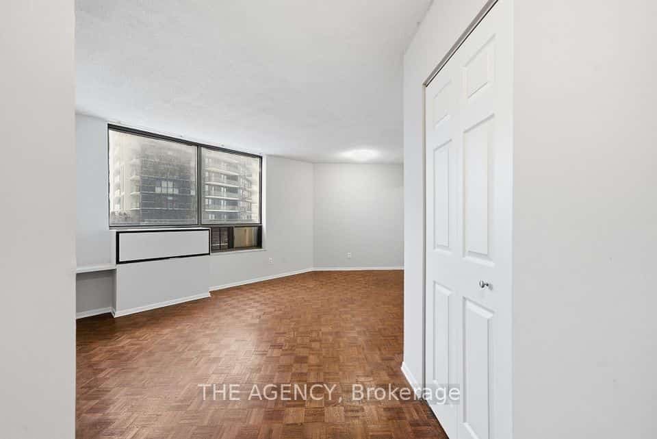 2350 Dundas Street W #1003A, Toronto, ON M6P 4B1