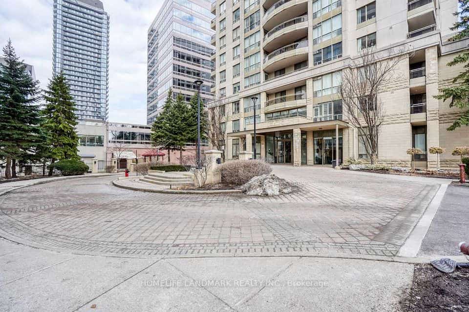 260 Doris Avenue #302, Toronto, ON M2N 6X9