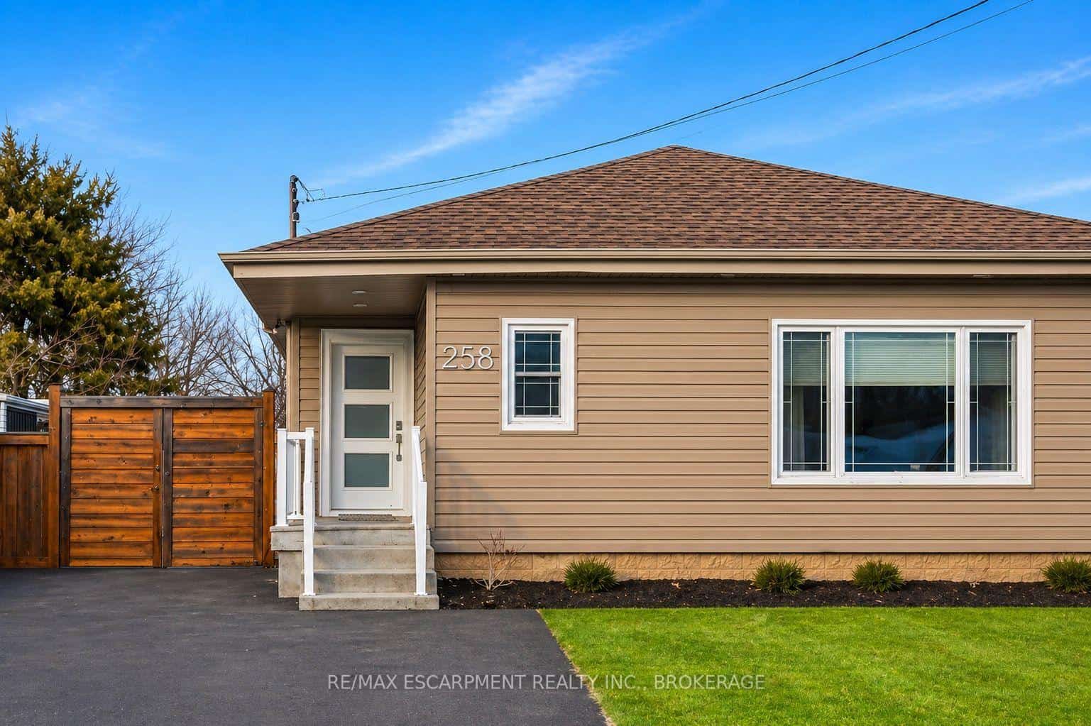 258 Sanatorium Road, Hamilton, ON L9C 1Z9