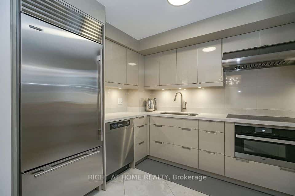 2119 Lake Shore Boulevard W #217, Toronto, ON M8V 4E8
