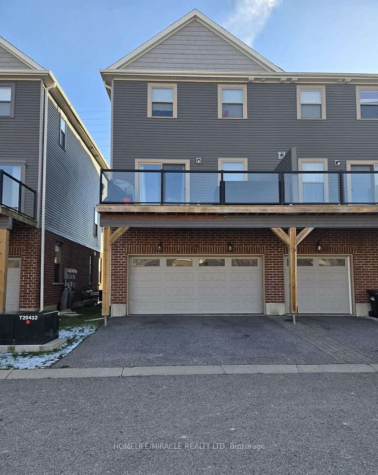 1 Leggott Avenue #27, Barrie, ON L4M 0K7