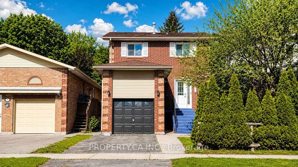 32 Hodgins Avenue, Georgina, ON L4P 3T3