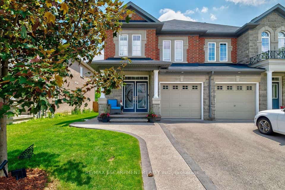 21 Summerberry Way, Hamilton, ON L9B 0G2