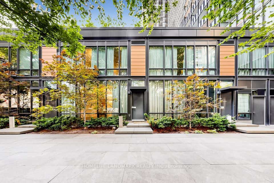 110 Charles Street E #TH03, Toronto, ON M4Y 1T5
