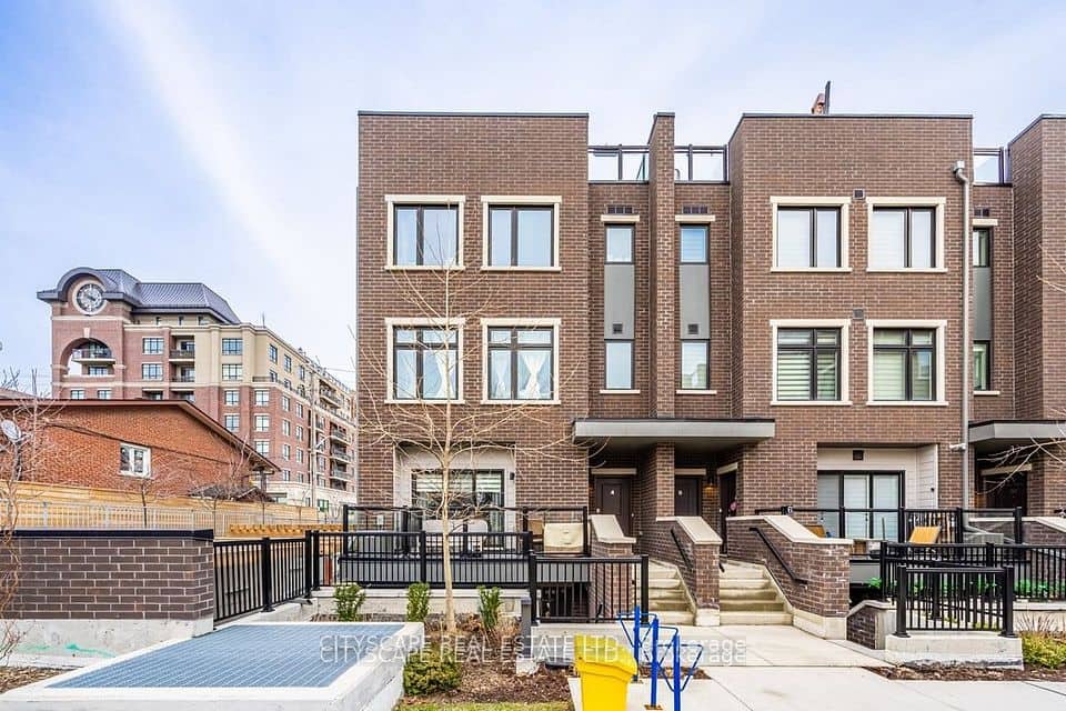 66 Longbranch Avenue, Toronto