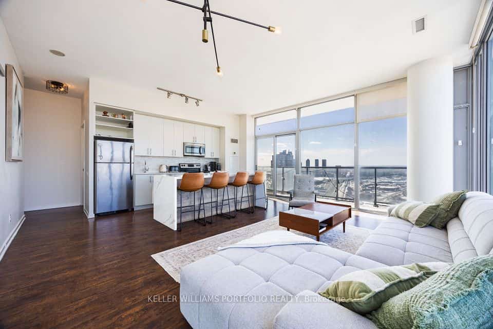 105 The Queensway Avenue #3410, Toronto, ON M6S 5B5