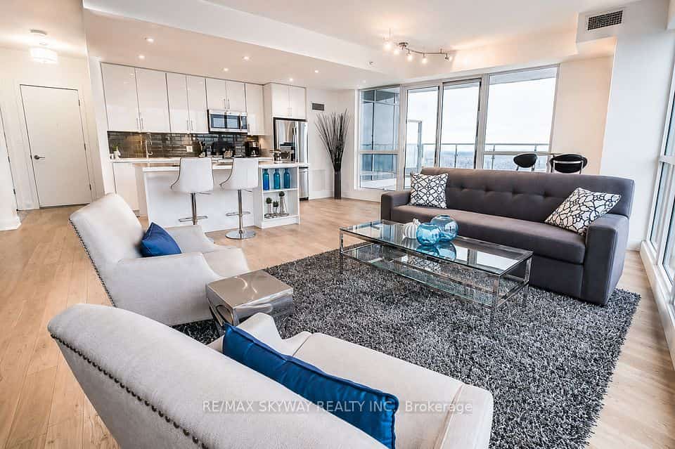 2212 Lakeshore Boulevard W #LPH03, Toronto, ON M8V 0C2
