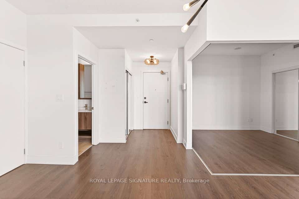Flaire Condos, Toronto