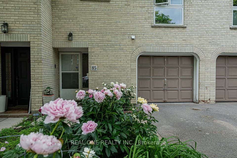 85 Scenic Mill Way, Toronto, ON M2L 1S9