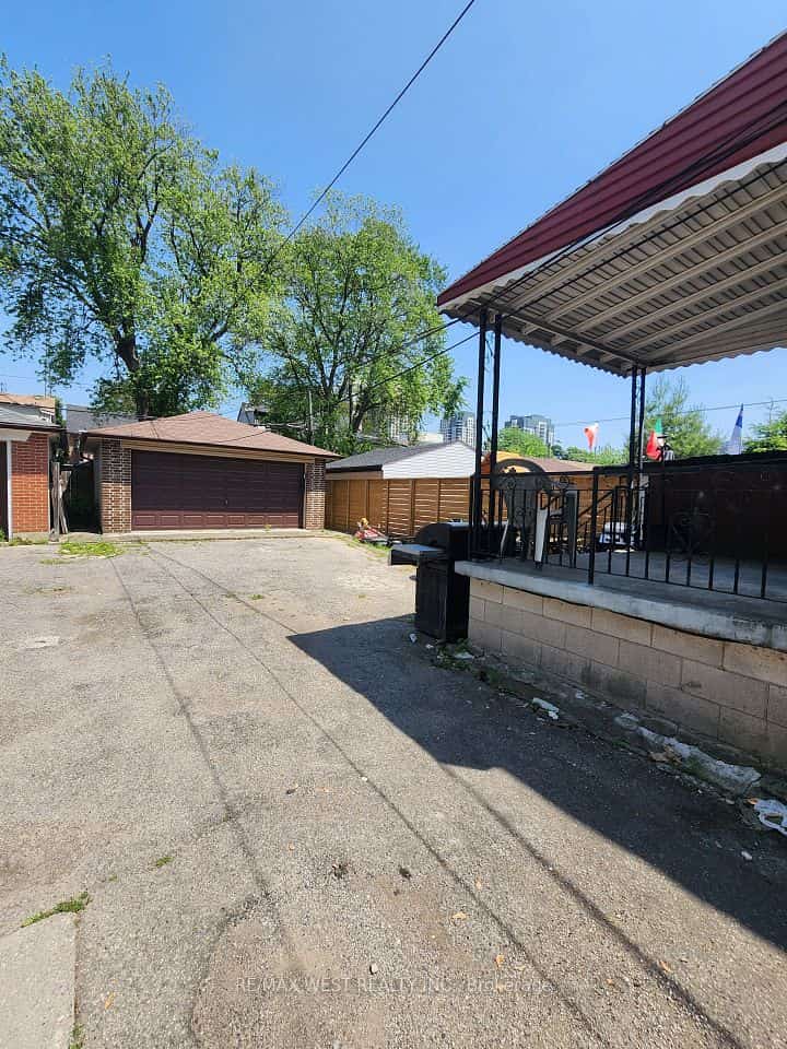 415 Symington Avenue, Toronto, ON M6N 2W4
