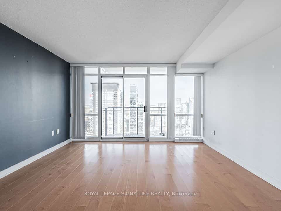 11 Brunel Court #5005, Toronto, ON M5V 3Y3