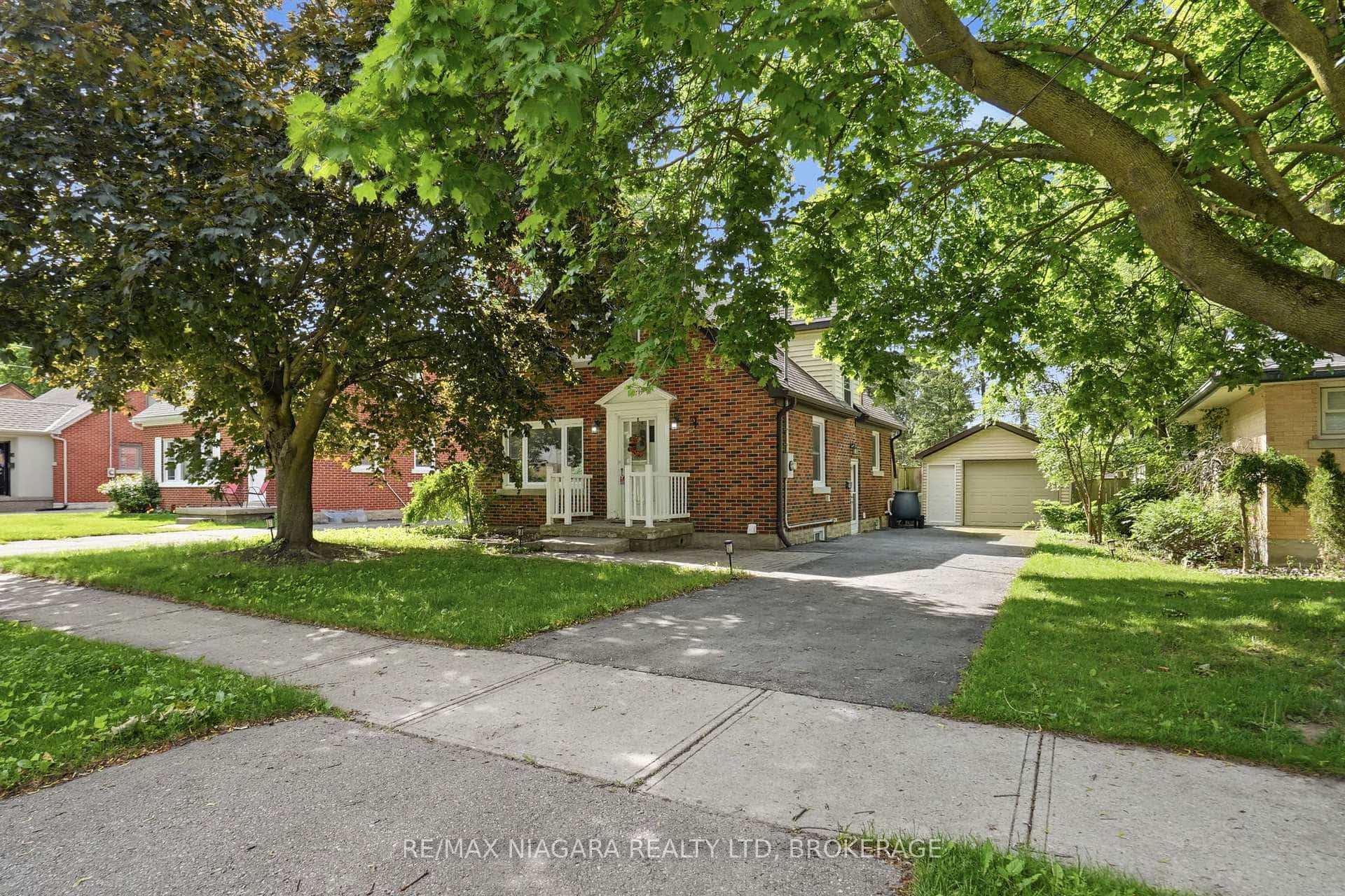 179 Murdock Avenue, Waterloo, ON N2J 2M4