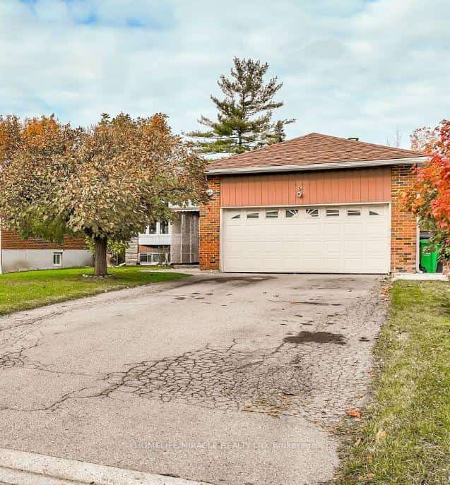 61 Deerfield Crescent, Brampton, ON L6T 1K8