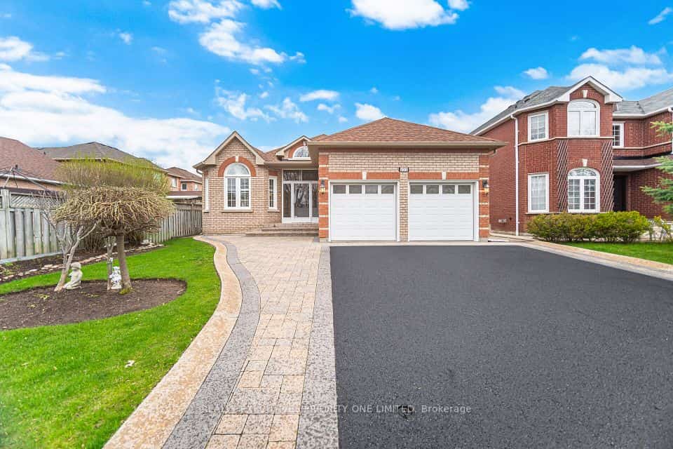 222 Caproni Drive, Vaughan, ON L6A 1X7