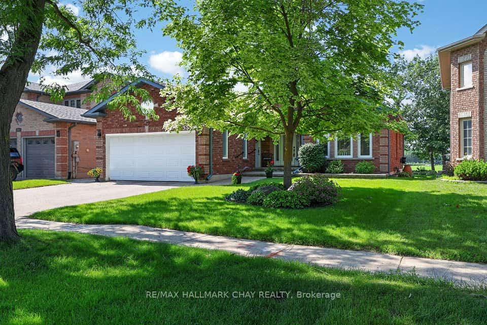 358 Livingstone Street W, Barrie, ON L4N 7K7