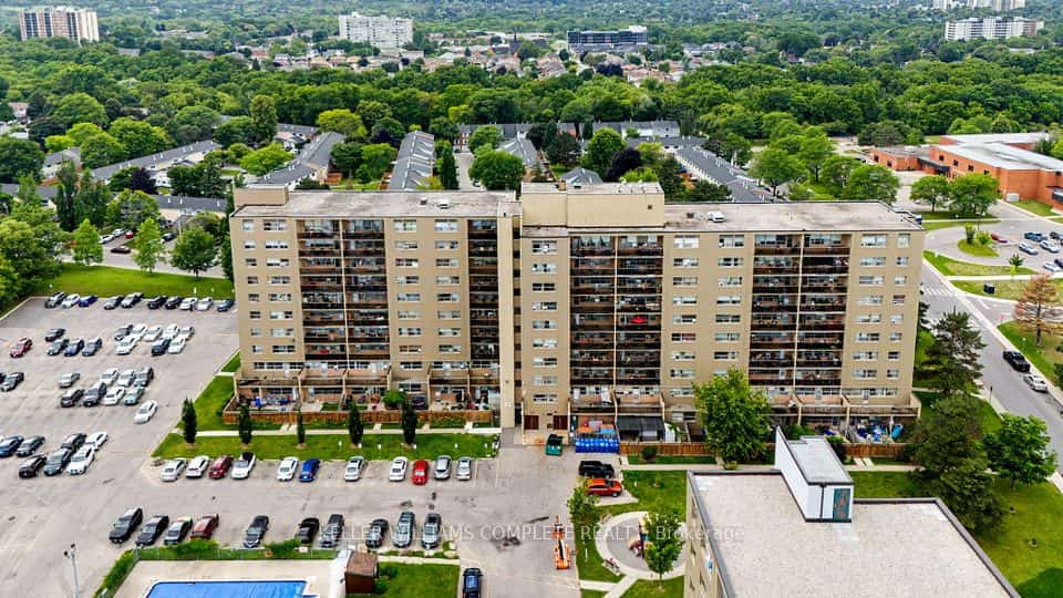 15 Nicklaus Drive #17, Hamilton, ON L8K 5J5