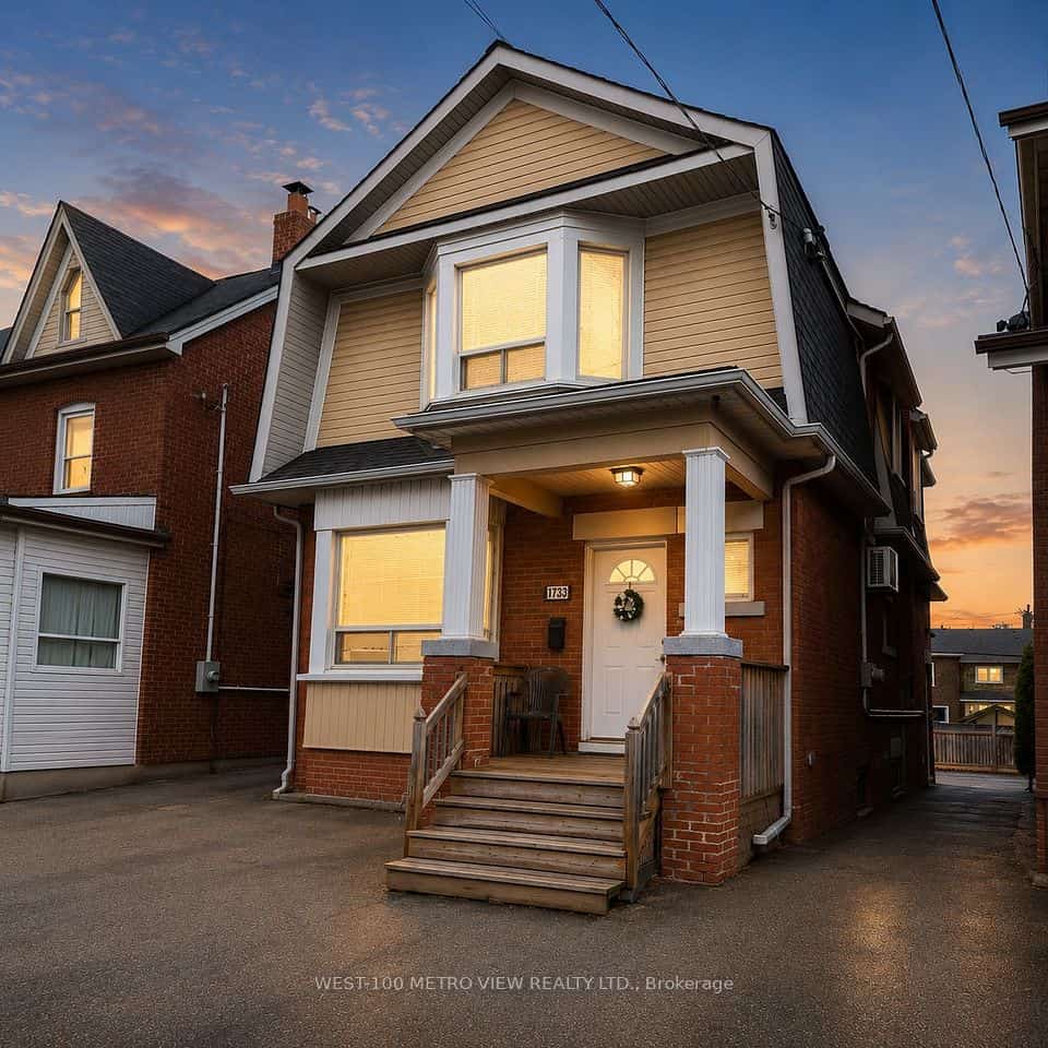 1733 Dufferin Street, Toronto, ON M6E 3N9
