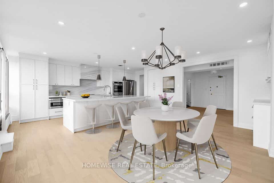 2500 Bathurst Street, Toronto, ON M6B 2Y8