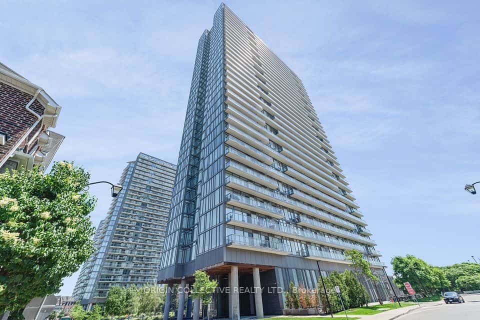 105 The Queensway Avenue #302, Toronto, ON M6S 5B5