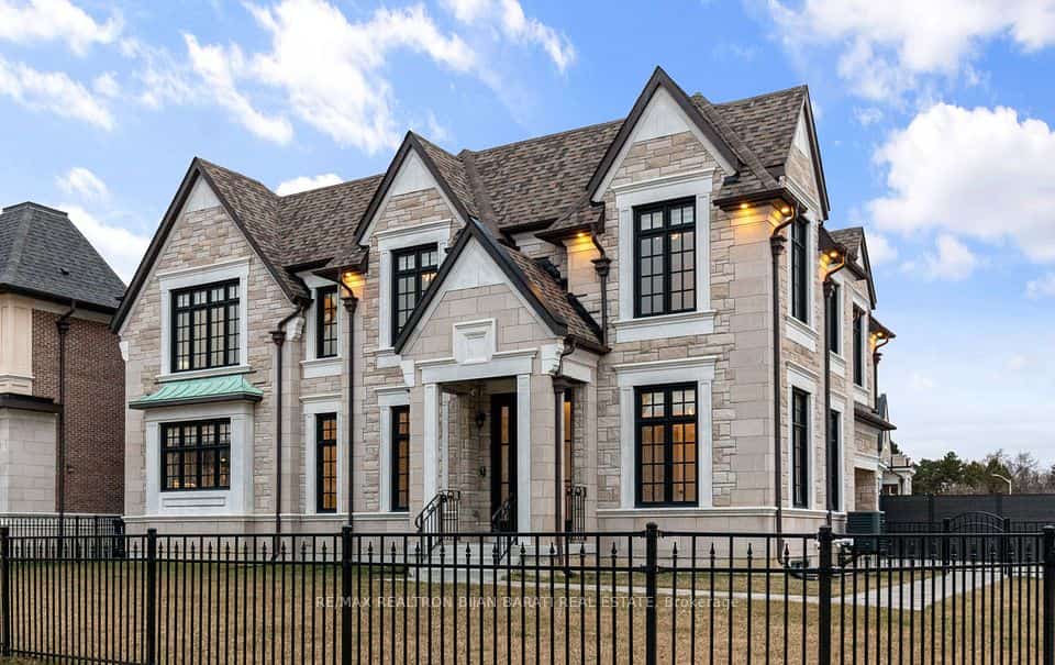 29 Ballyconnor Court, Toronto, ON M2M 4C6