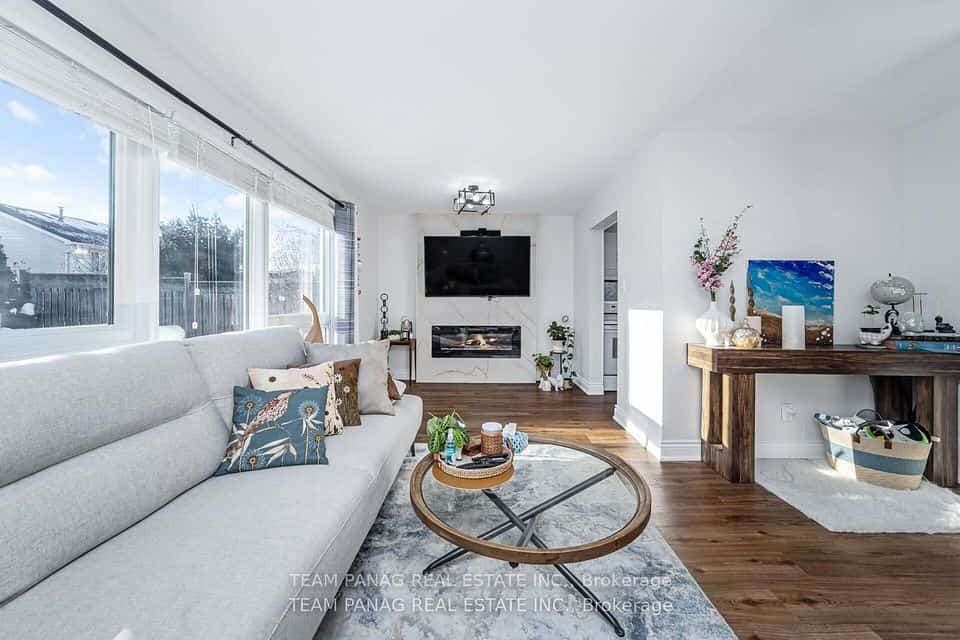 273 Hansen Road N, Brampton, ON L6V 2T5