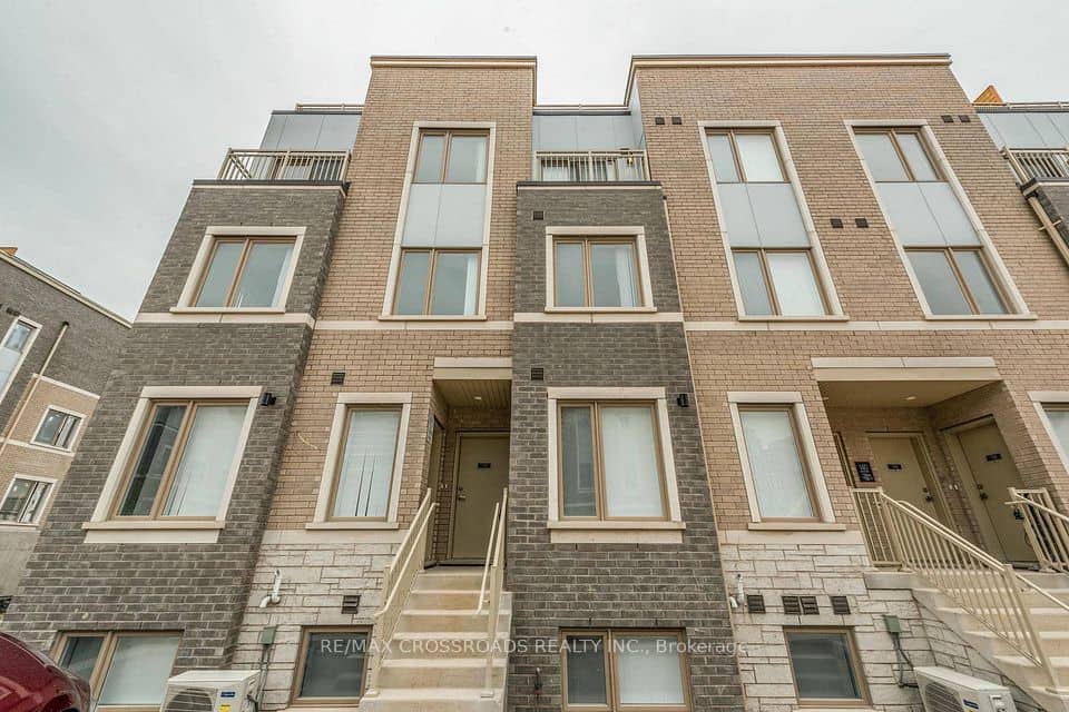 140 Honeycrisp Crescent, Vaughan