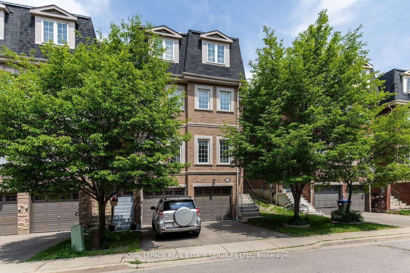 435 Hensall Circle #49, Mississauga, ON L5A 4P1