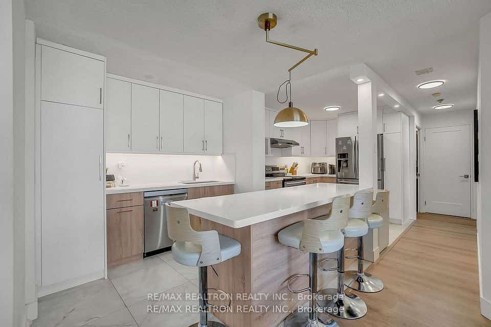 4185 Shipp Drive #1713, Mississauga, ON L4Z 2Y8