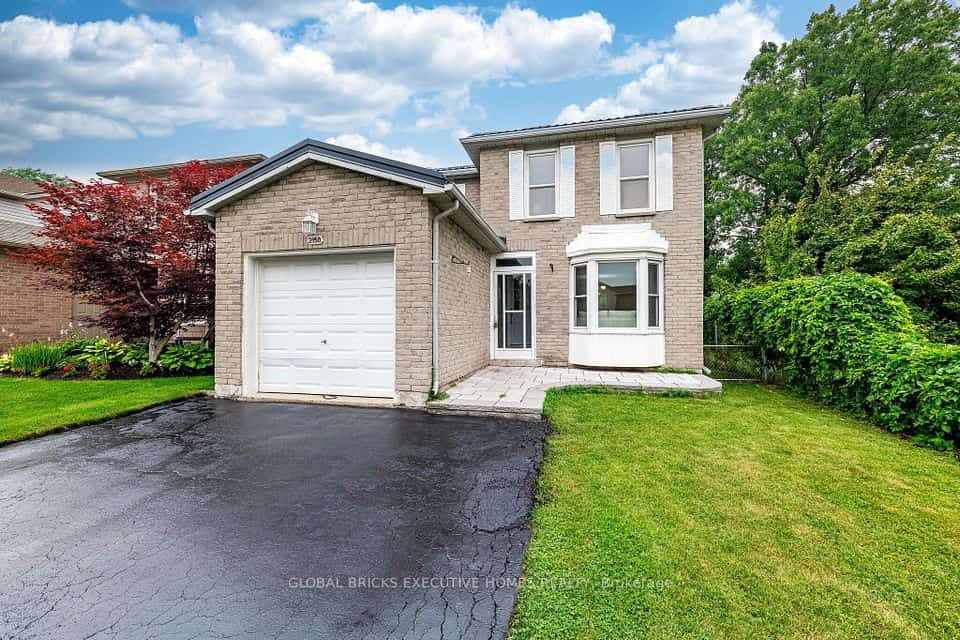 2150 Hunt Crescent, Burlington, ON L7M 2P3