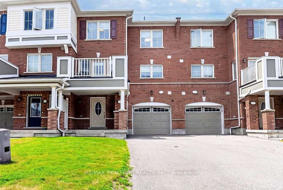 2483 Fall Harvest Crescent, Pickering, ON L1X 0G1
