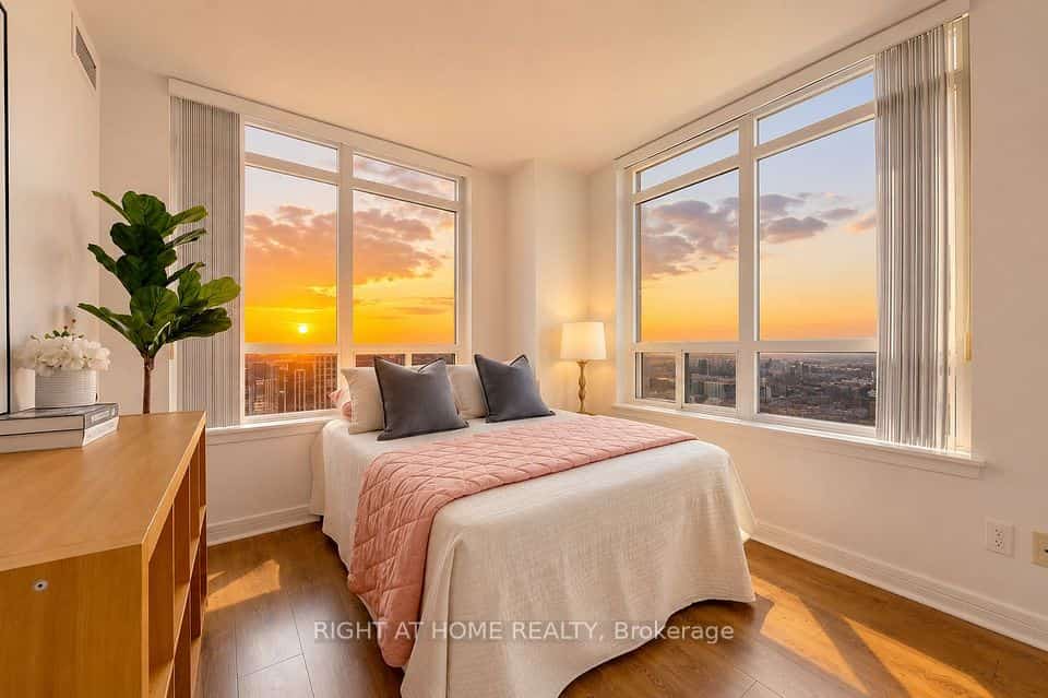 18 Harrison Garden Boulevard, Toronto