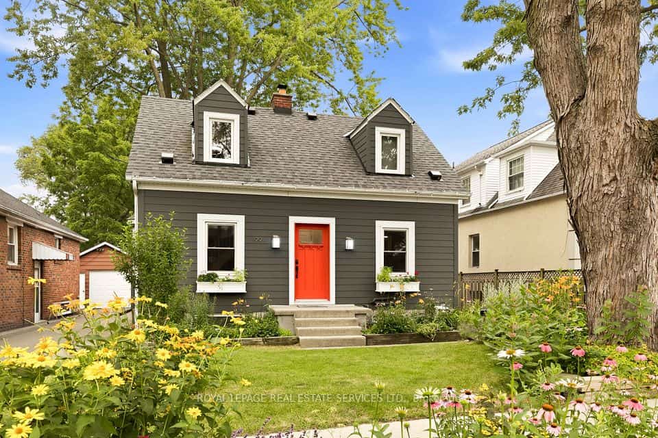 99 Foch Avenue, Toronto, ON M8W 3X9