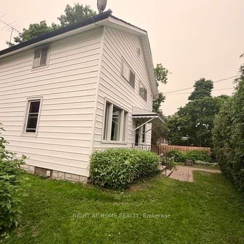 4893 Victoria Street, Pickering, ON L1Y 1B1