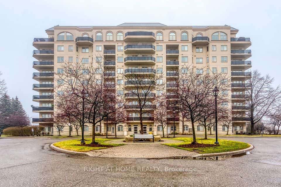 10 Dayspring Circle #805, Brampton, ON L6P 1B9