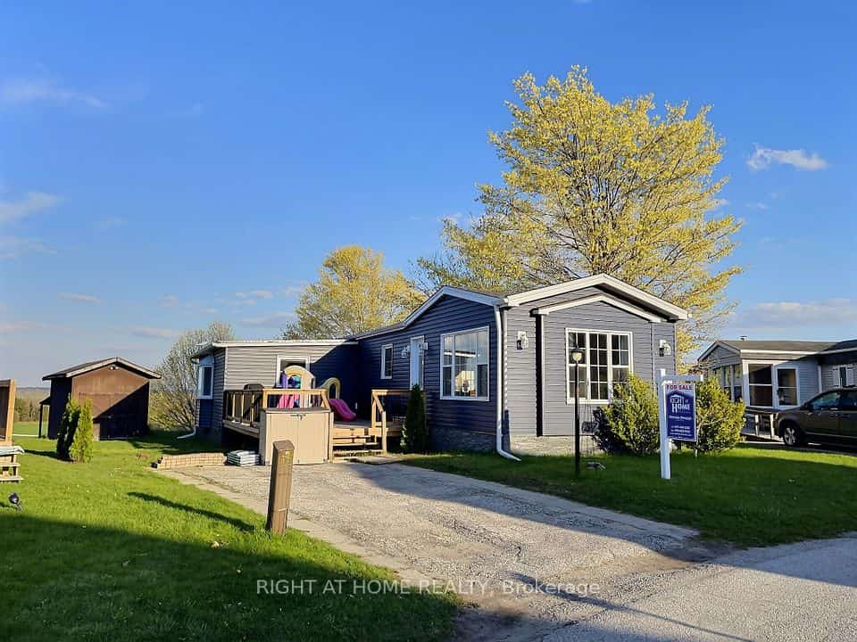 37 Sunrise Circle, Bradford West Gwillimbury, ON L3Z 3W9