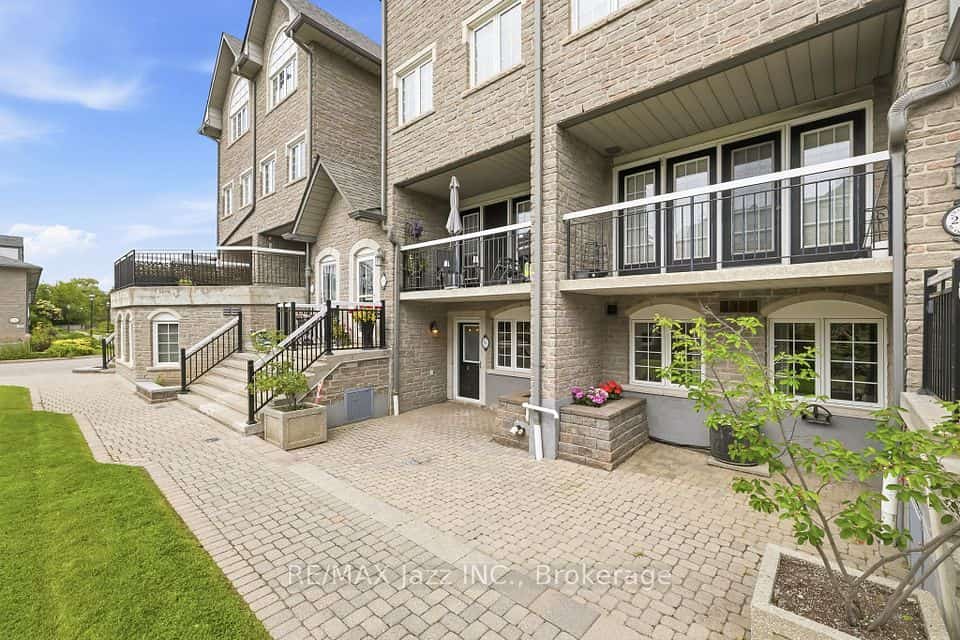 1995 Royal Road, Pickering