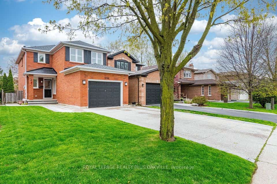 394 Maidstone Crescent, Oakville, ON L6M 1A1