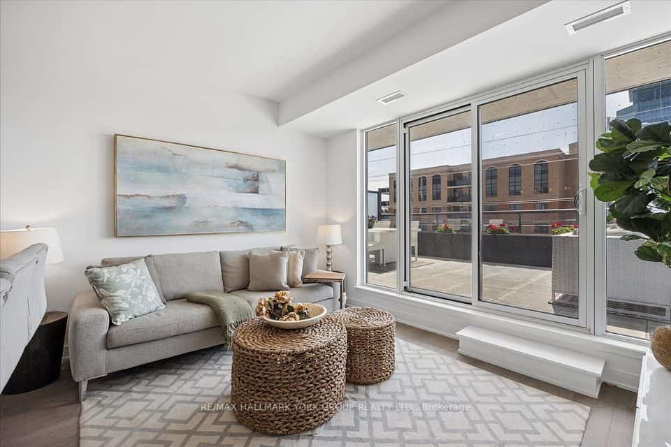 705 Davis Drive #409, Newmarket, ON L3Y 2R2
