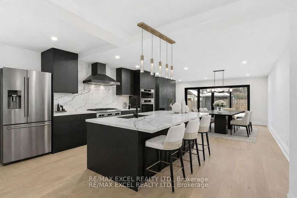 34 Raymond Avenue, Toronto, ON M6S 2B3