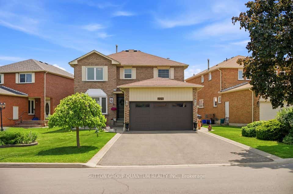 276 Lech Walesa Drive, Mississauga, ON L5B 3W6