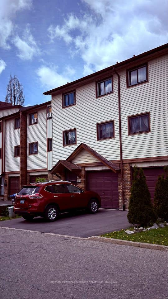 25 Mccallum Court, Brampton