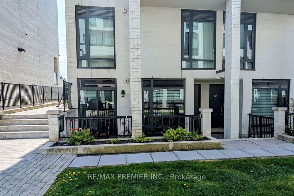 140 Widdicombe Hill Boulevard #624, Toronto, ON M9R 0A9