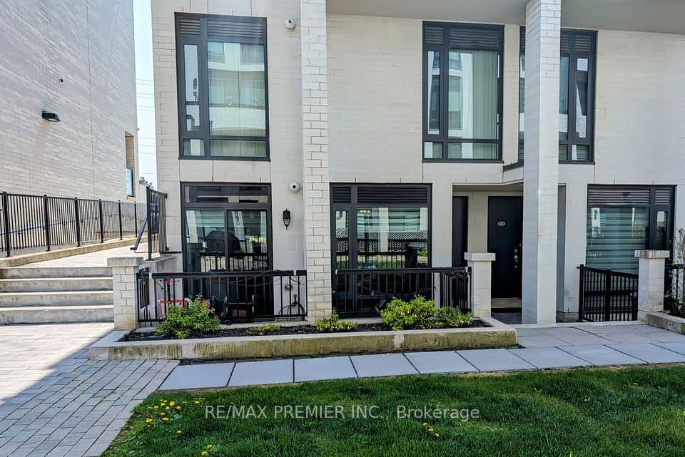 140 Widdicombe Hill Boulevard, Toronto