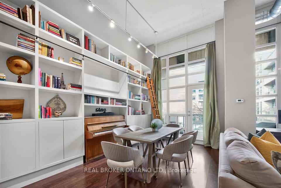 380 Macpherson Avenue #209, Toronto, ON M4V 3E3