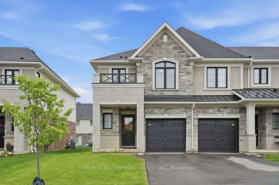 19 Mia Drive, Hamilton, ON L9B 0K1