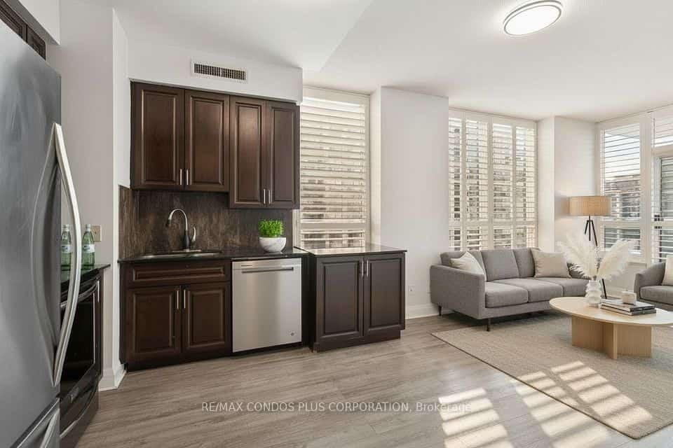 20 North Park Road #1108, Vaughan, ON L4J 0G7