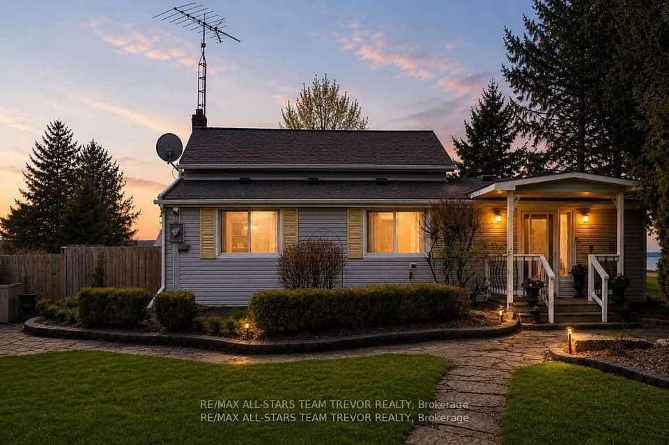 24082 Warden Avenue, Georgina, ON L4P 3E9