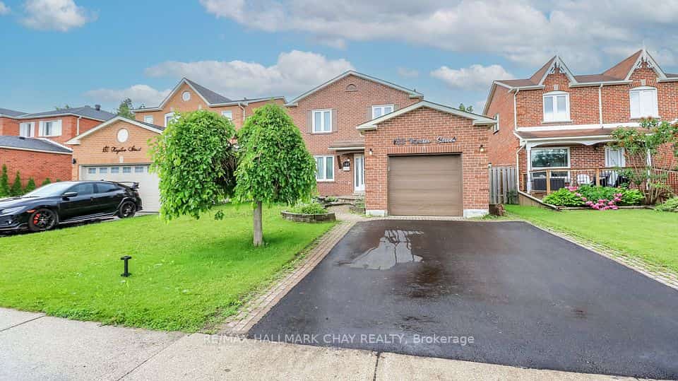 182 KOZLOV Street, Barrie, ON L4N 7H5