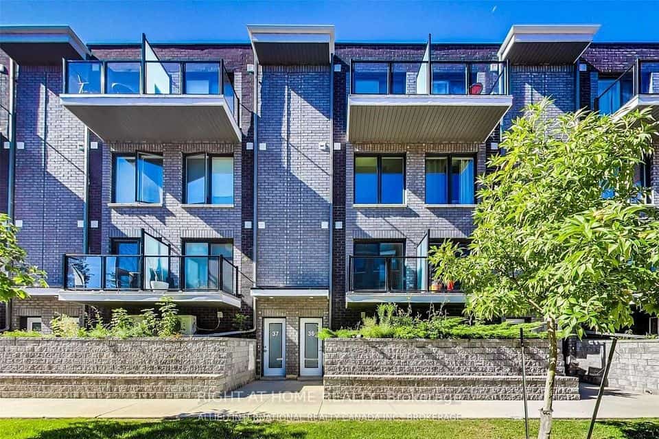 2059 Weston Road #38, Toronto, ON M9N 1X7